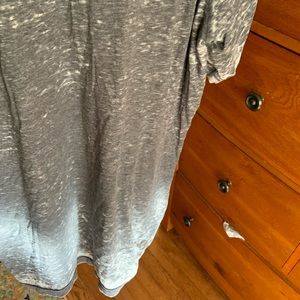 Super soft tee. BE KIND.  grey. Size Xl